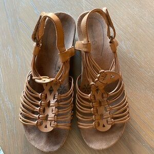 New worn once just not my style